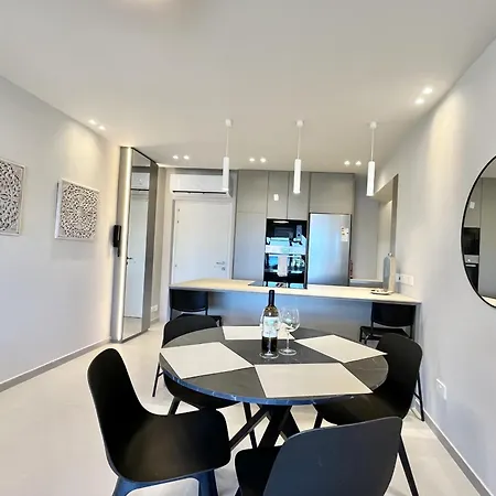 Atalanta Apartment *